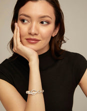 Load image into Gallery viewer, Pearl and Match Bracelet