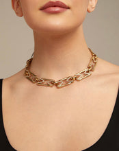 Load image into Gallery viewer, Stand Out Topaz Necklace