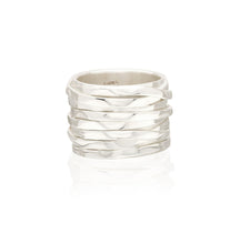 Load image into Gallery viewer, Wavy Twist Band Ring