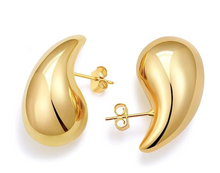Load image into Gallery viewer, Gold medium chunky Teardrop earring