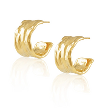 Load image into Gallery viewer, Gold Hammered cuff Earring