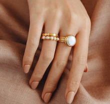 Load image into Gallery viewer, Multi-Pearl Ring