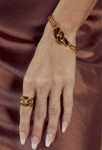 Mika Oversize Chain Ring