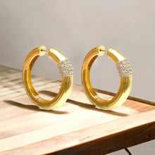 Load image into Gallery viewer, GOLD BOTERE TUBE HOOPS 1.5&quot;