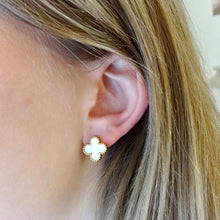 Load image into Gallery viewer, Small Clover leaf stud earring