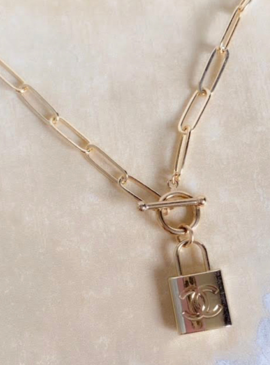Cc large lock necklace