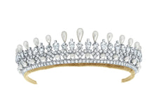 Load image into Gallery viewer, Pearl and Crystal Pear Tiara