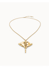 Load image into Gallery viewer, Mantaray necklace gold long