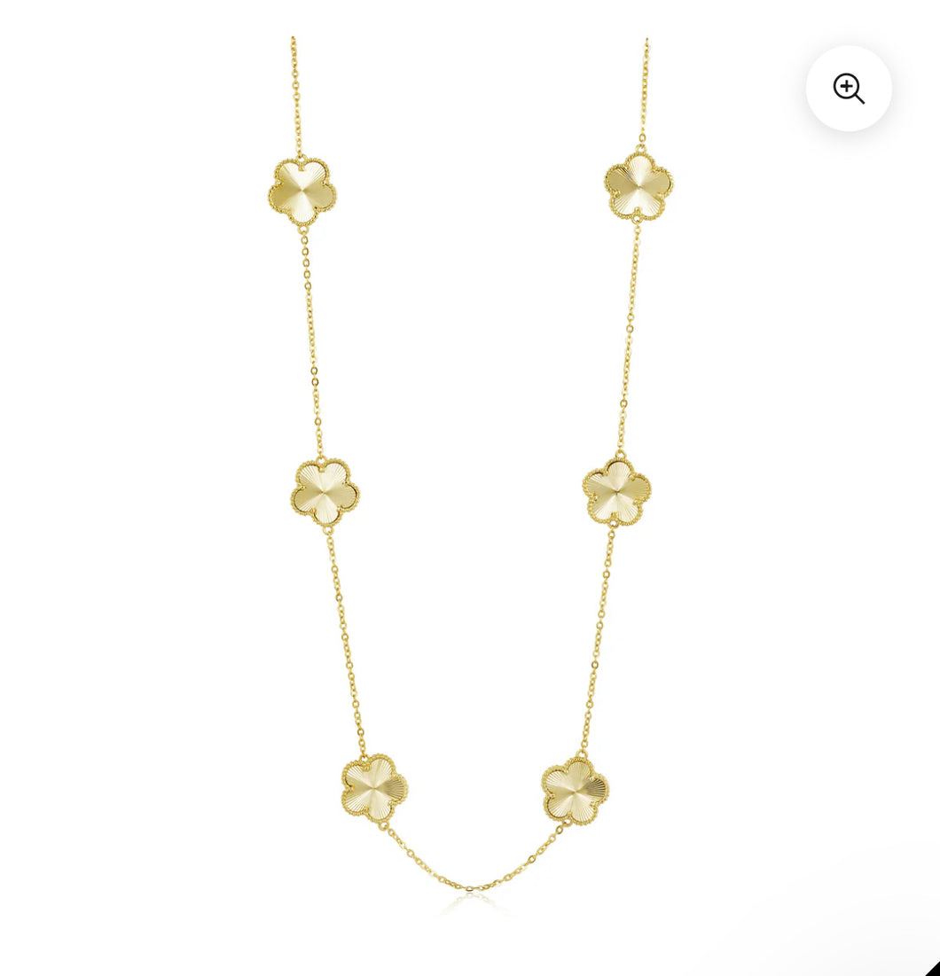 Gold clover necklace