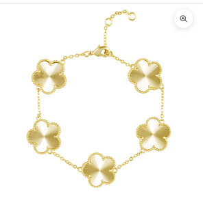 Gold clover earrings