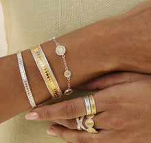 Load image into Gallery viewer, Classic Medium Cuff