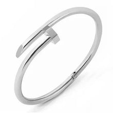 Load image into Gallery viewer, Nail cuff Cartier inspired