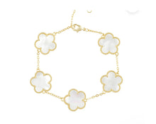 Load image into Gallery viewer, Mother of pearl clover bracelet