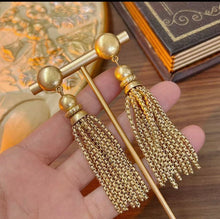 Load image into Gallery viewer, Vintage Tassel Earrings