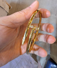 Load image into Gallery viewer, Cartier Nail Gold with stones