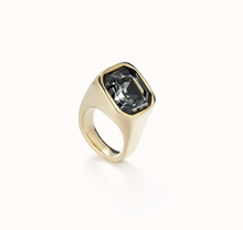 Load image into Gallery viewer, Square Shape Ring with Crystal