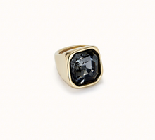 Load image into Gallery viewer, Square Shape Ring with Crystal