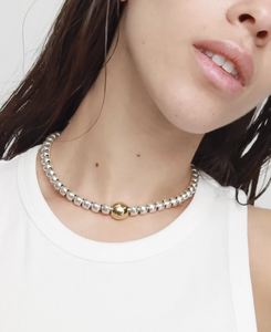 Beaded Short Necklace with Larger Central Bead