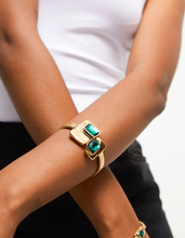 Load image into Gallery viewer, Rigid 18K gold-plated bracelet with green crystals