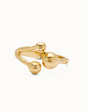 Load image into Gallery viewer, 18k gold-plated cuff bracelet with tree beads uno de 50