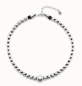 Beaded Short Necklace with Larger Central Bead