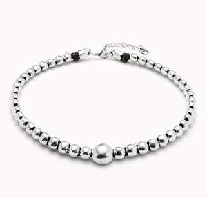 Beaded Short Necklace with Larger Central Bead