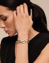 Load image into Gallery viewer, Oval Link Chain Bracelet
