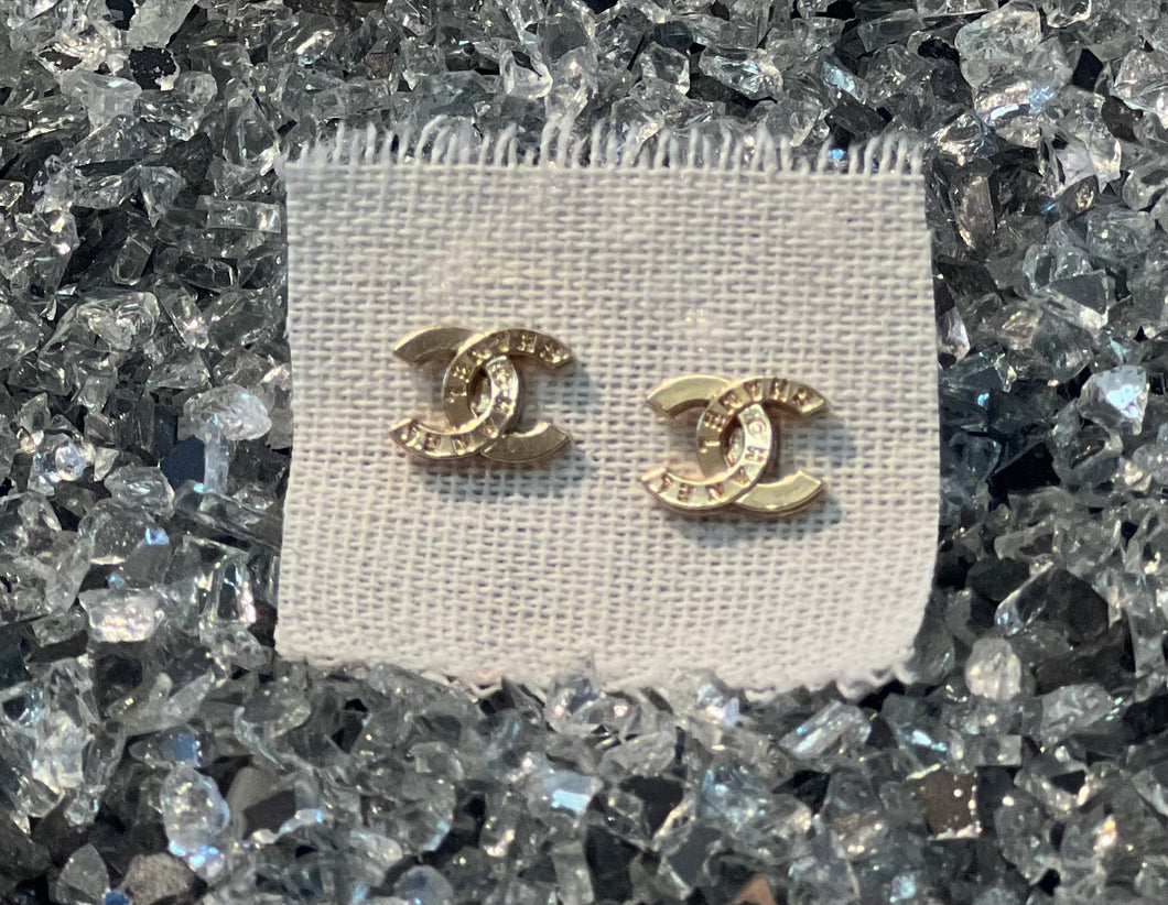Gold CC earrings mini – Haute Jewels