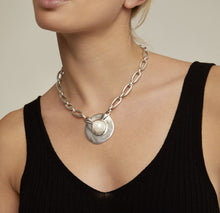 Load image into Gallery viewer, Ovni Statement Necklace
