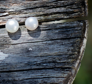 Larkspur Button Pearl Earrings