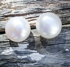 Larkspur Button Pearl Earrings